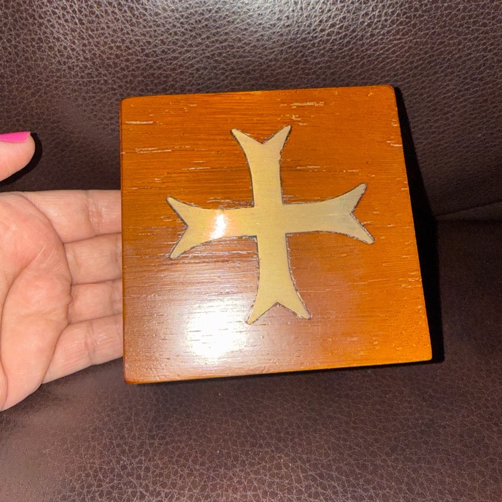 Wooden trinket box metal inlay cross VTG